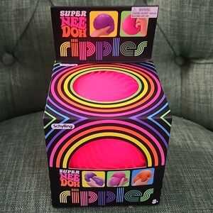 Super NeeDoh Ripples Pink Stress Toy